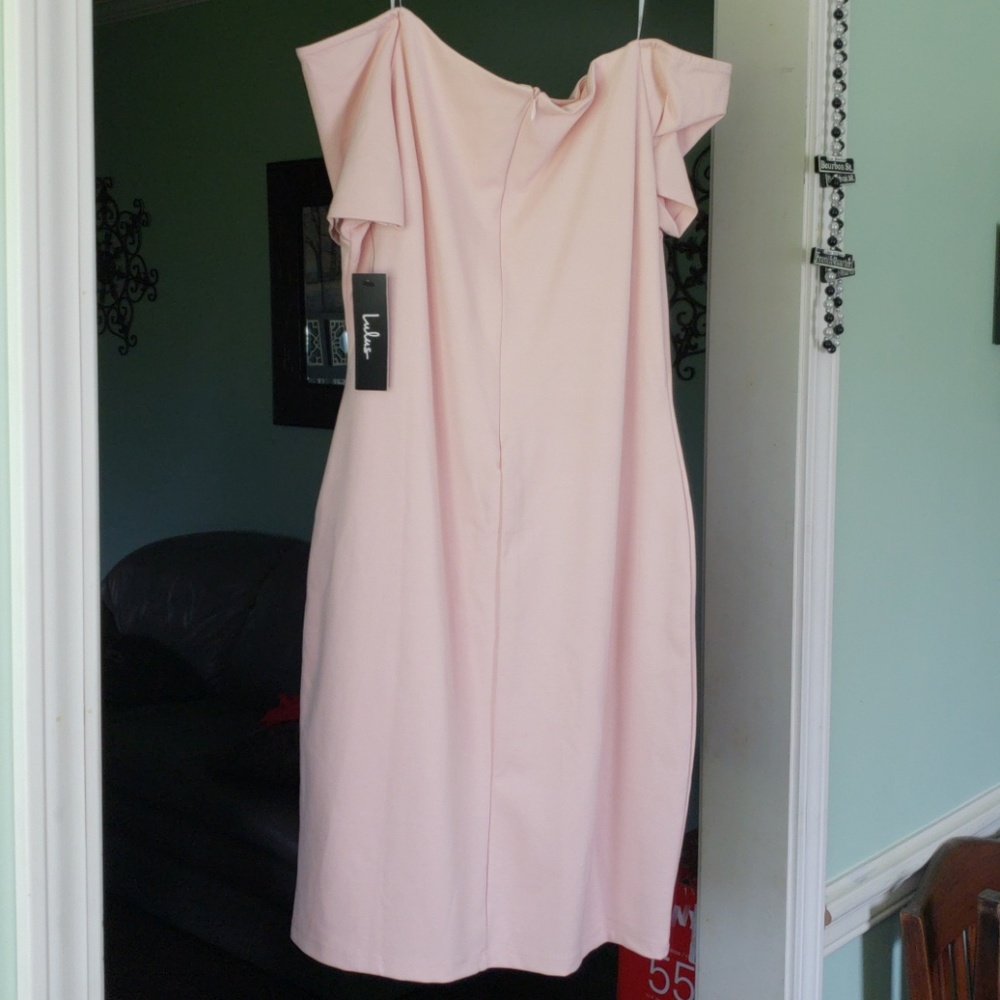Clothes - Picture 2 of 2